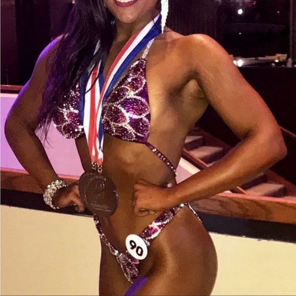 NPC/IFBB CUSTOM SWAROVSKI CRYSTAL FIGURE/WPD/BODYBUILDING COMPETITION SUIT - Picture 2 of 4